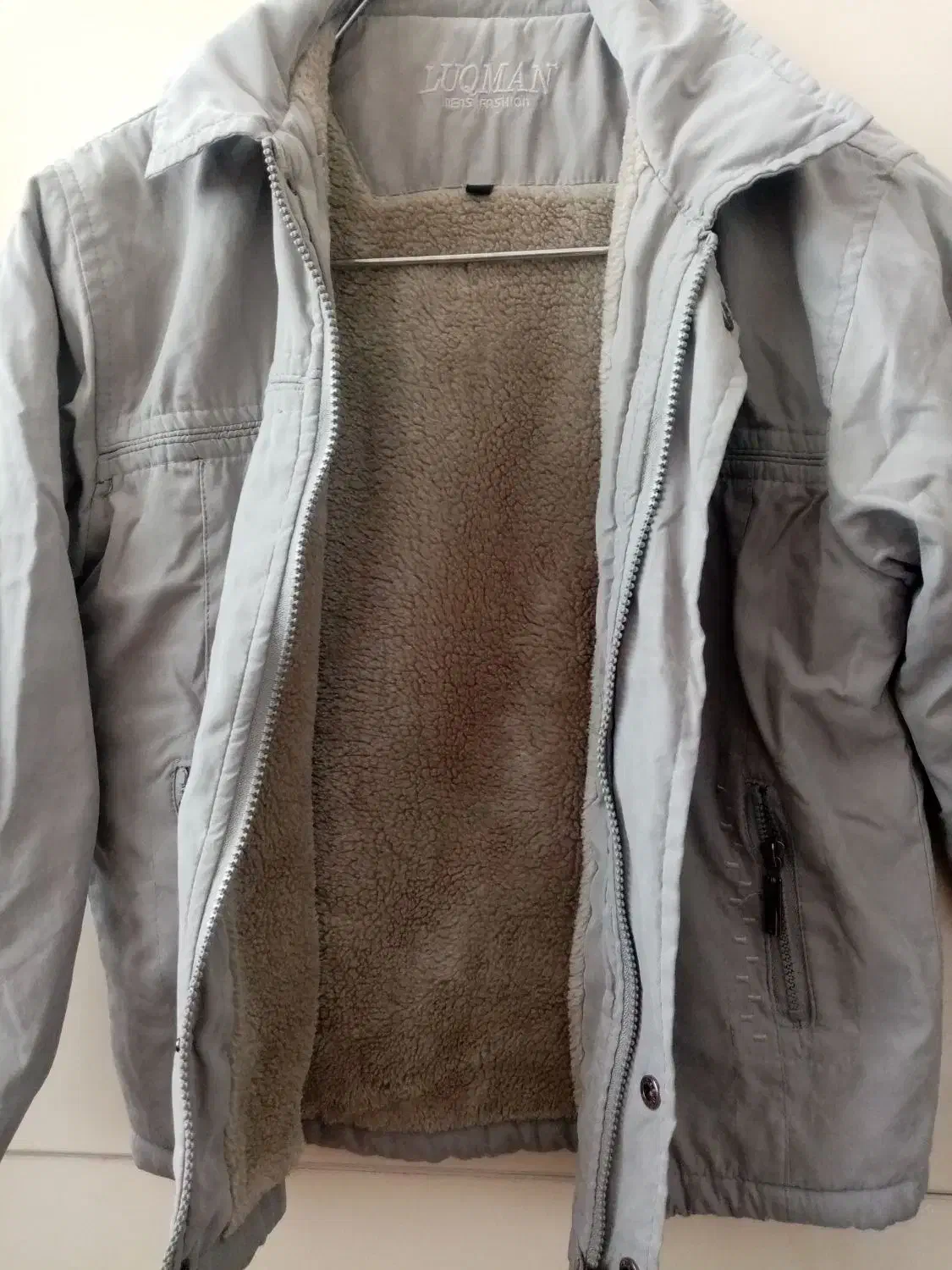 کاپشن گرم پسرانه 8 تا 10 ساله زیبا در حد نو|کفش و لباس بچه|یزد, |دیوار