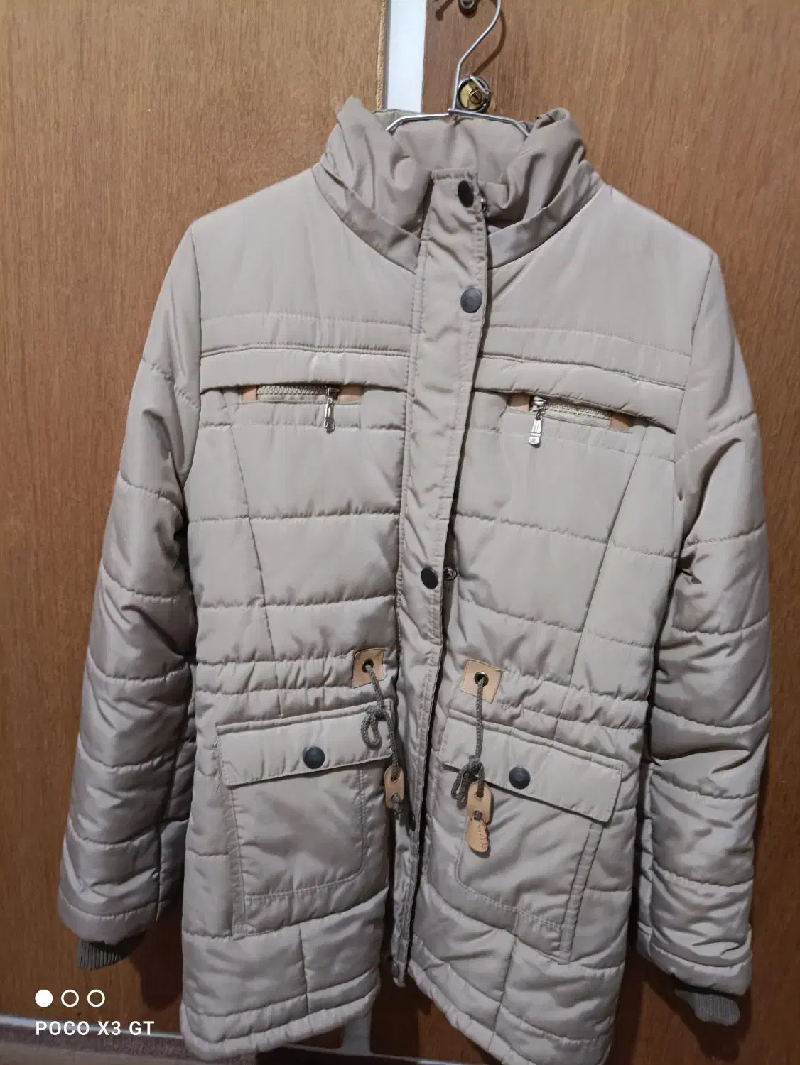 کاپشن|لباس|قدس, شهر‌قدس|دیوار