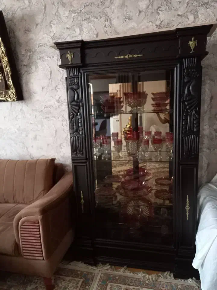 کنسول به همراه پایه و بوفه چوب گردو مناسب جهیزیه|بوفه، ویترین، کنسول|محمدیه-قزوین, |دیوار