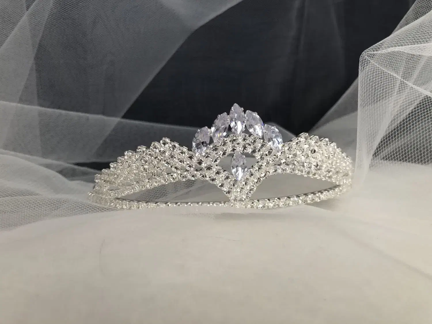 رگال و ماکن وتاج|لباس|اردکان, |دیوار