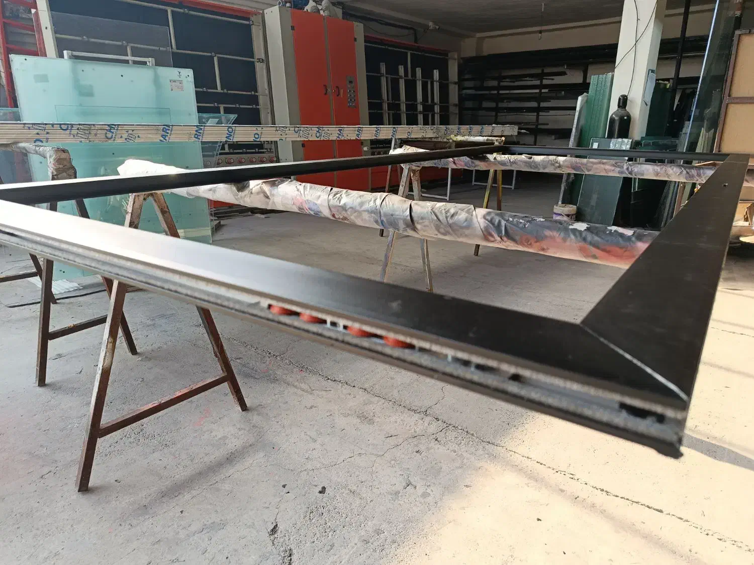 درب و پنجره دوجداره الومینیوم و upvc نرده شیشه ایی|خدمات پیشه و مهارت|نوشهر, |دیوار