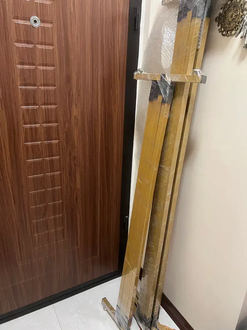 رگال طلایی و مشکی|مبلمان خانگی و میز عسلی|تهران, سبلان (لشگر)|دیوار