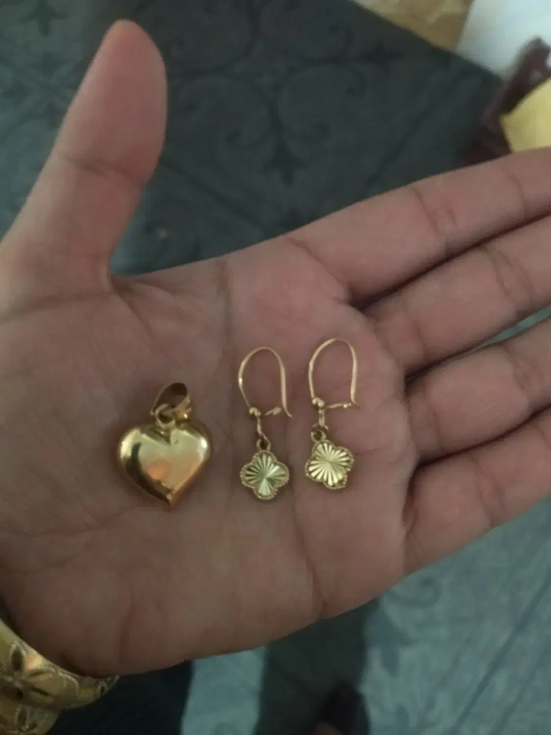 سه تکه طلا|جواهرات|دهدشت, |دیوار