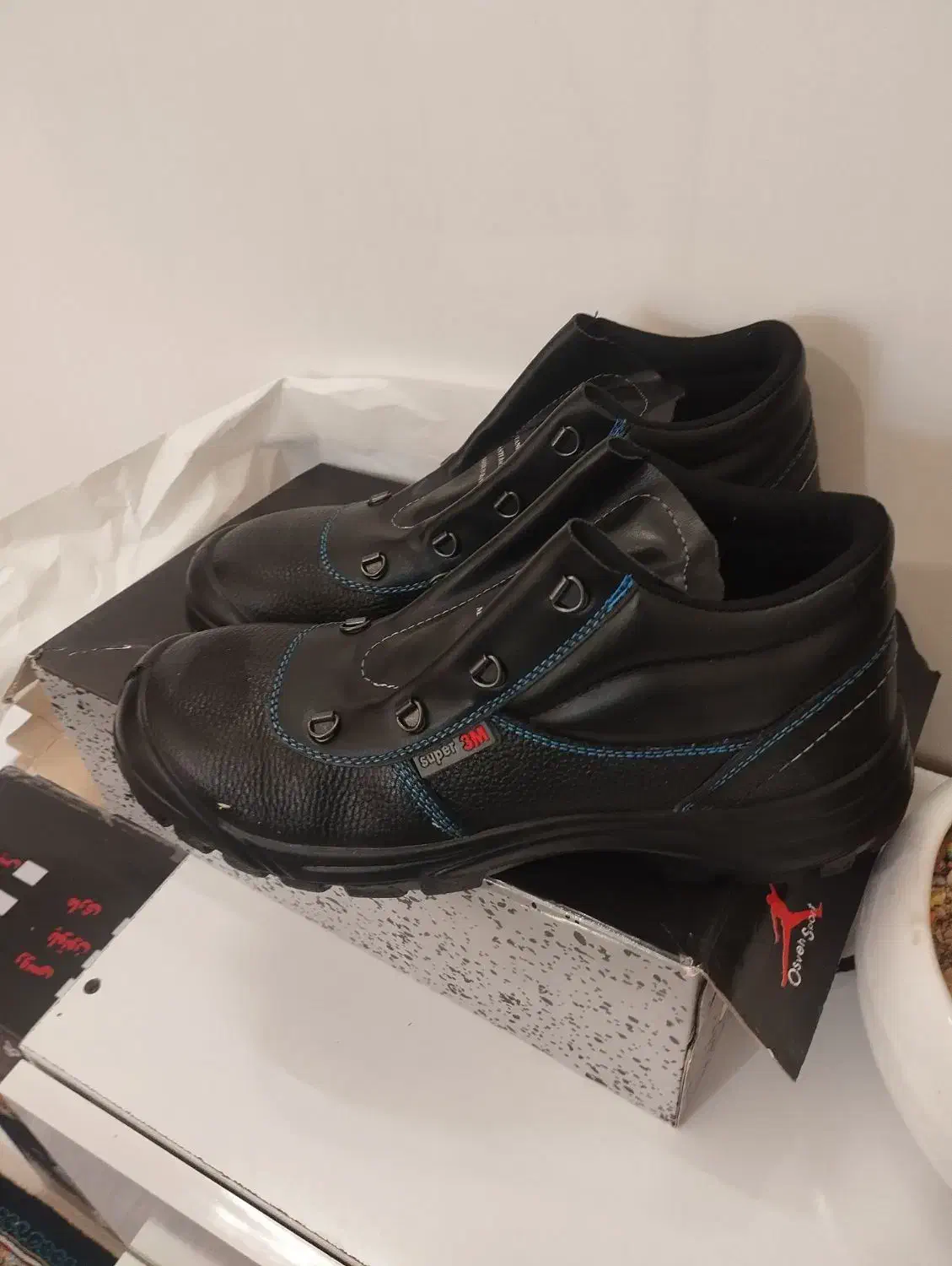 کفش کار|کیف، کفش، کمربند|بروجرد, |دیوار