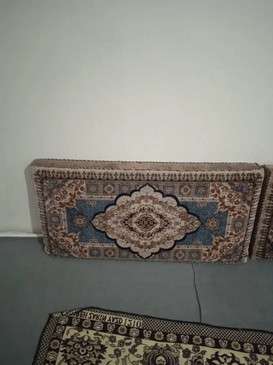 دو عدد پشتی|پشتی|تهران, عبدل‌آباد|دیوار