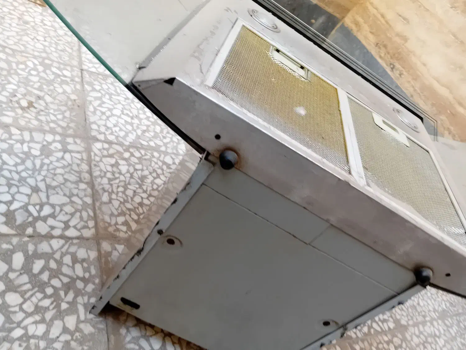 هود|هود|قم, انسجام|دیوار