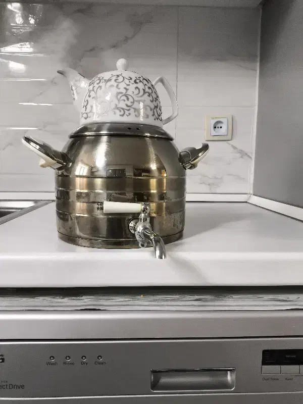 کتری قوری|قوری، کتری، قهوه‌ساز دستی|رباط‌کریم, رباط‌کریم|دیوار