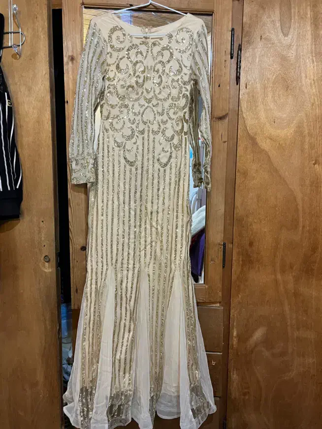 لباس مجلسی|لباس|شلمان, |دیوار