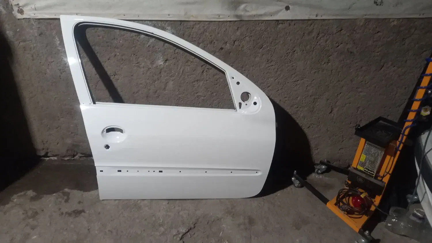 درب جلو   گلگیر جلو   شاسی جلو سمت راست|قطعات یدکی و لوازم جانبی|رفسنجان, |دیوار