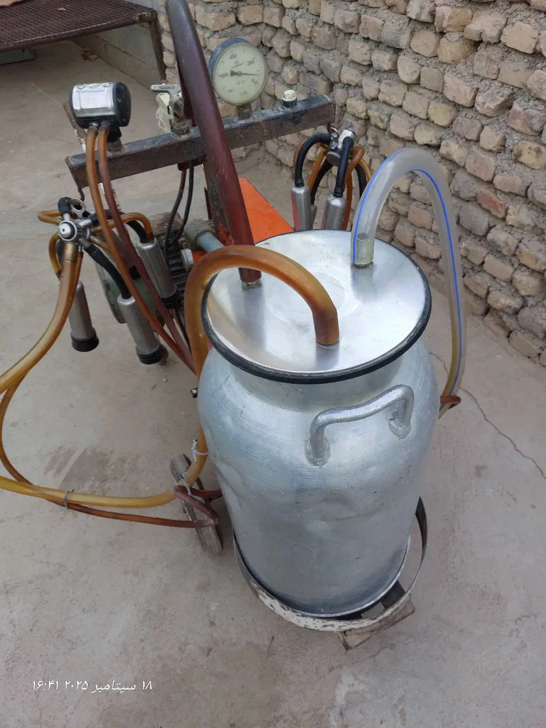 شیردوش دوواحده|ماشین‌آلات صنعتی|سبزوار, ابارش|دیوار