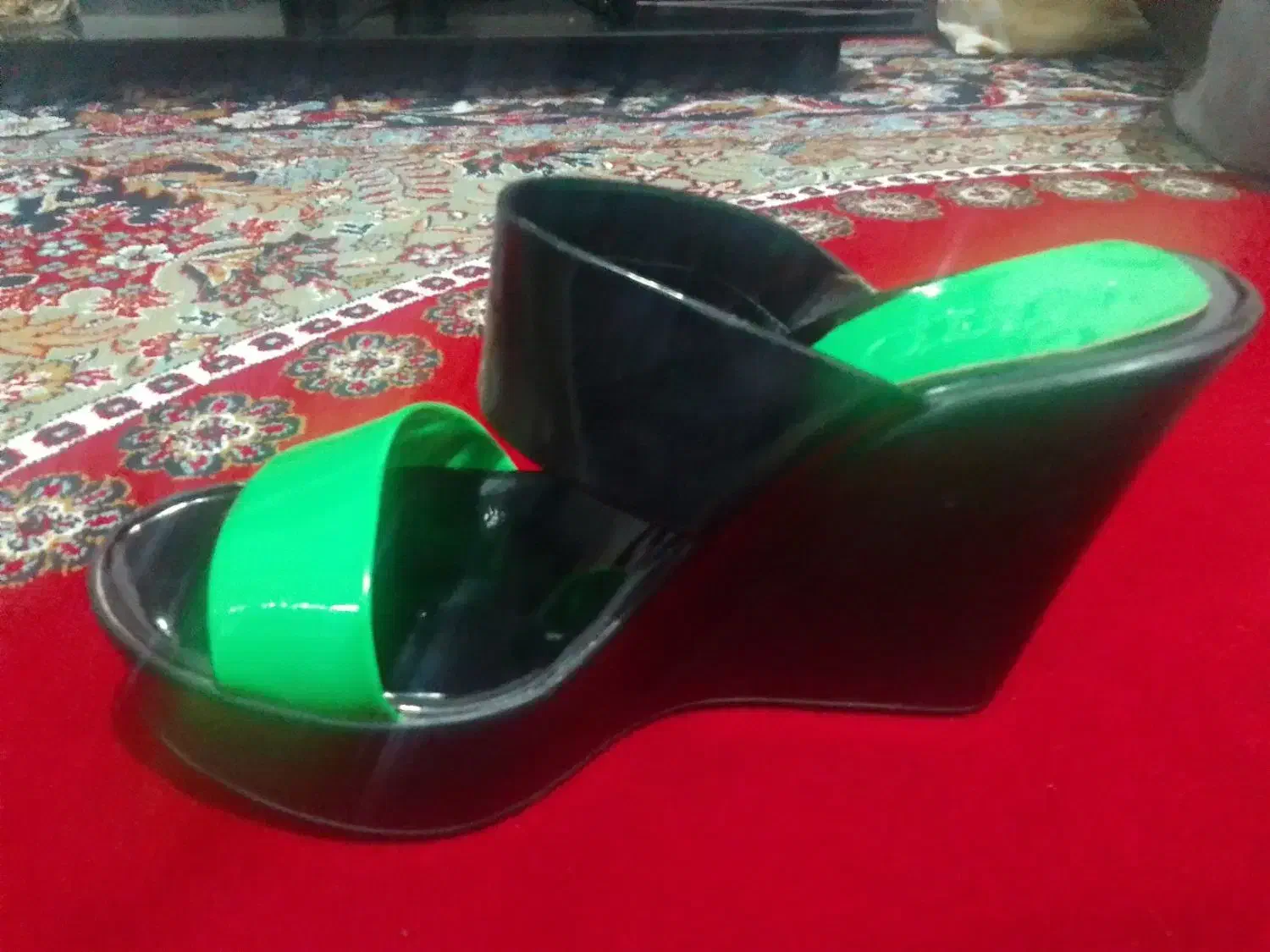 کفش مجلسی|کیف، کفش، کمربند|اقبالیه, |دیوار