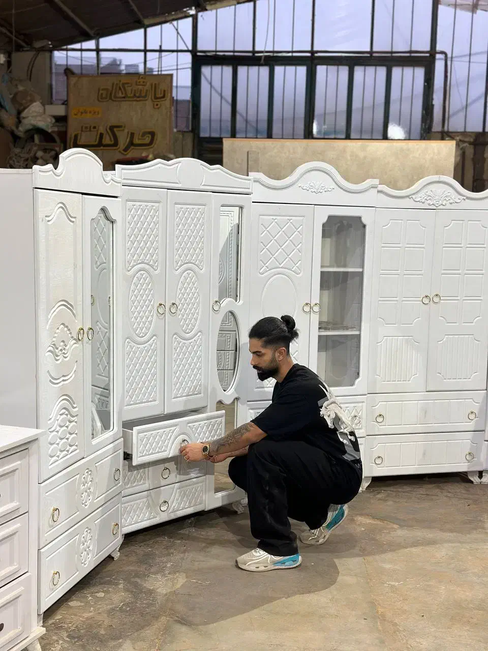 کمد لباس ۳درب وکیوم بوفه آینه دار(خوران چوب)|جاکفشی، کمد، دراور|تبریز, |دیوار