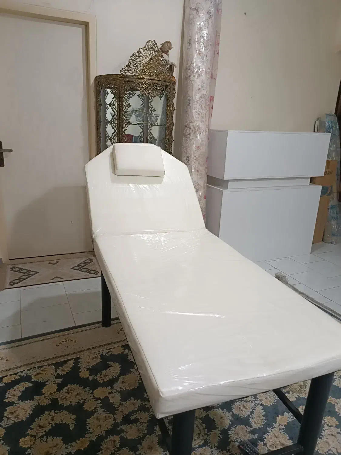 تخت فشیال|آرایشگاه و سالن‌های زیبایی|کرج, برغان|دیوار