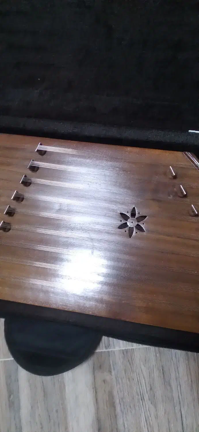 سنتور نو|سازهای سنتی|کیش, |دیوار