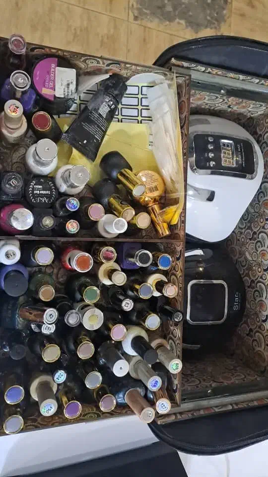 فروش لوازم کار ناخن کاری|آرایشگاه و سالن‌های زیبایی|فولادشهر, B7|دیوار