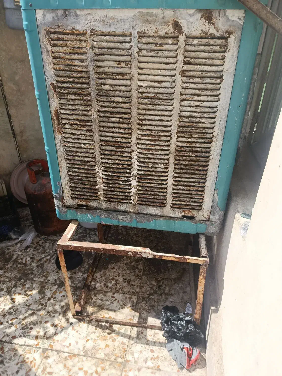 کولر آبی|کولر آبی|شیراز, کوشک میدان|دیوار