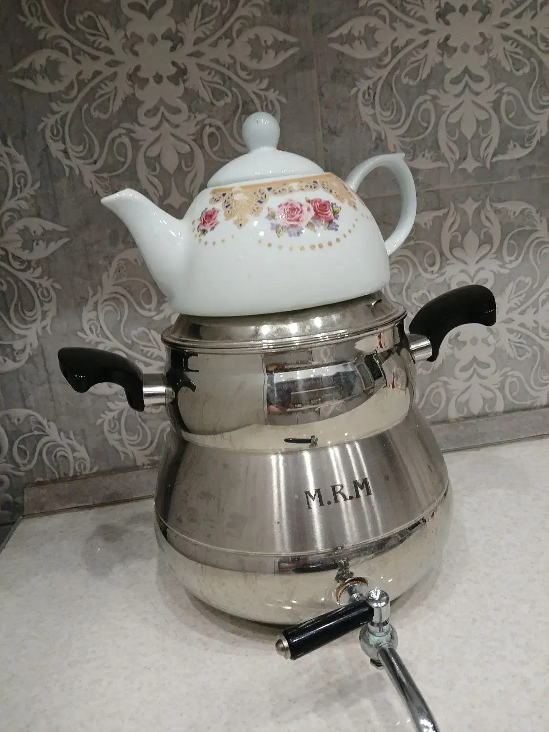 قوری کتری نو یک بار بیشتر استفاده نشده|قوری، کتری، قهوهساز دستی|ملارد, |دیوار