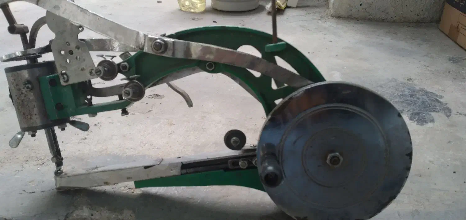 چرخ کفش دوزی چینی|چرخ خیاطی و ریسندگی|مرودشت, ابوذر جنوبی|دیوار