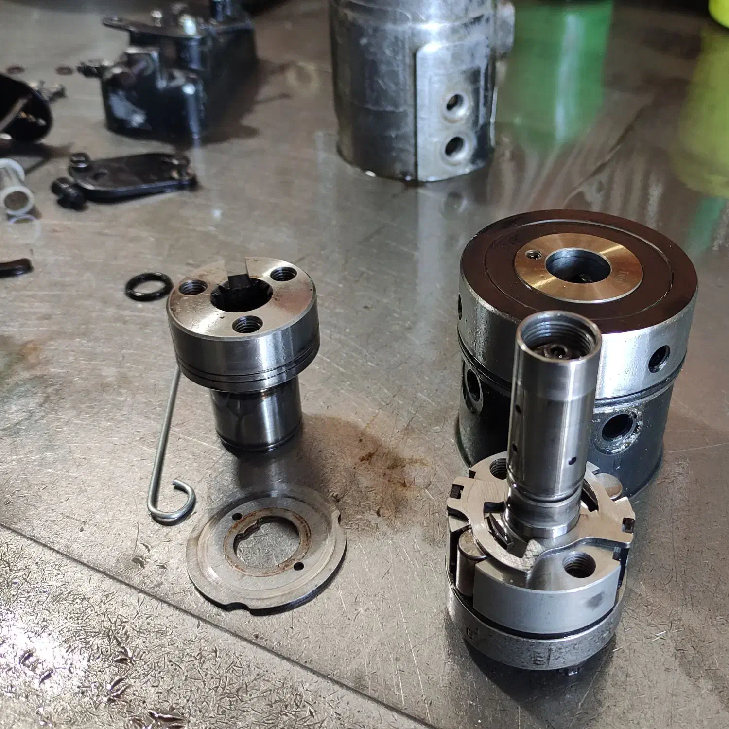 تعمیر پمپ و انژکتور دیزل / رومانی فرگوسن و...|خدمات موتور و ماشین|لردگان, |دیوار