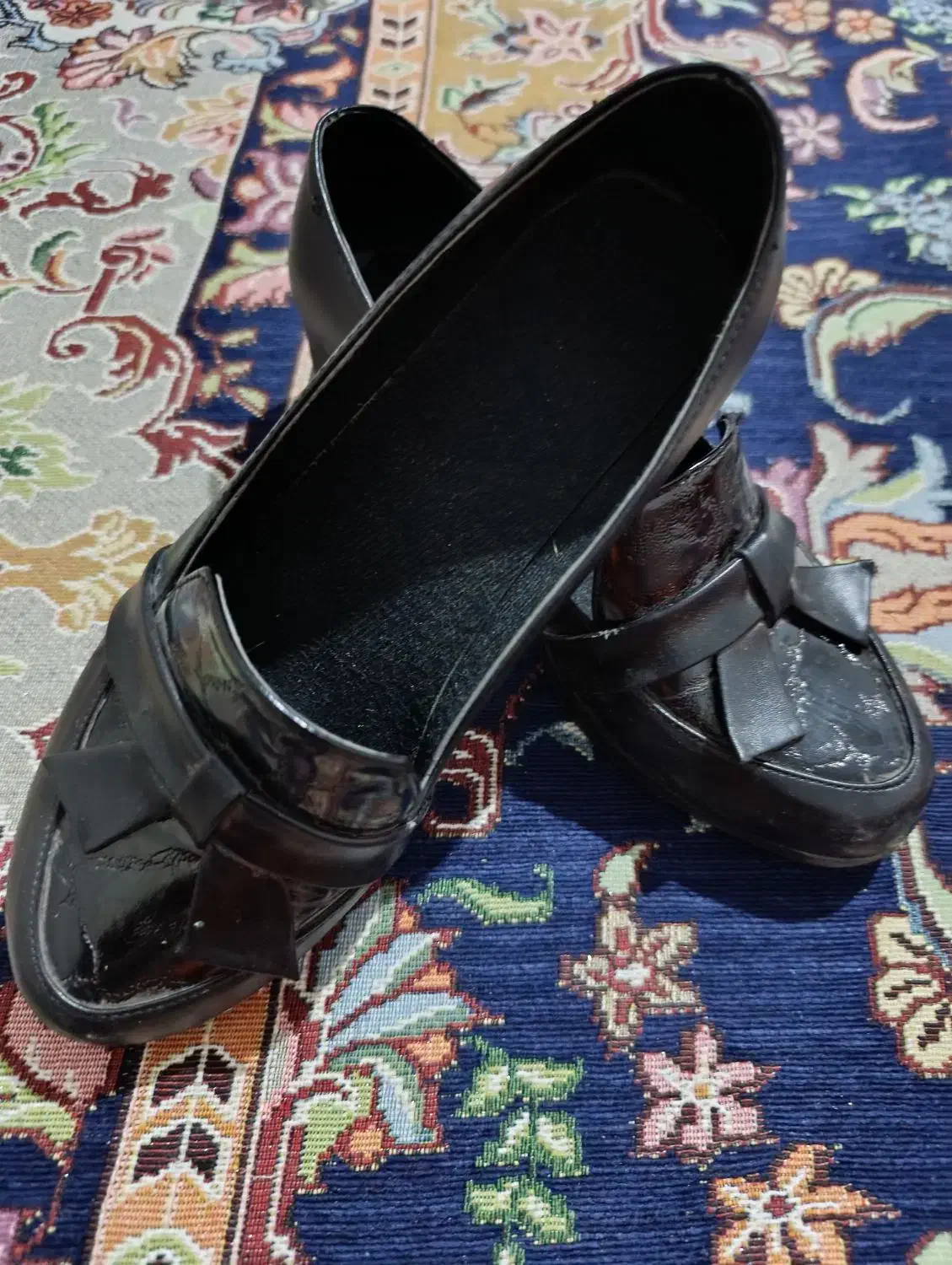 کفش|کیف، کفش، کمربند|گلبهار, شهر جدید گلبهار|دیوار