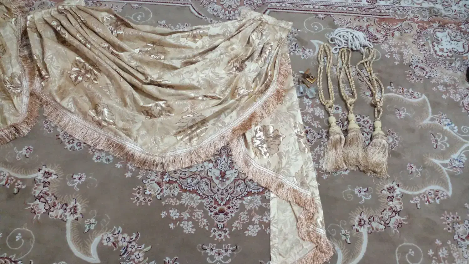 پرده|پرده، رانر، رومیزی|رشت, توشیبا|دیوار