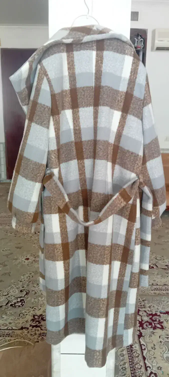 لباس . پالتو|لباس|آران و بیدگل, |دیوار