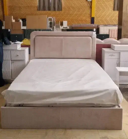 تخت  با نور پردازی خاص مدرن لوکس سرویس خواب|تخت و سرویس خواب|شیراز, شهرک صنعتی شیراز|دیوار