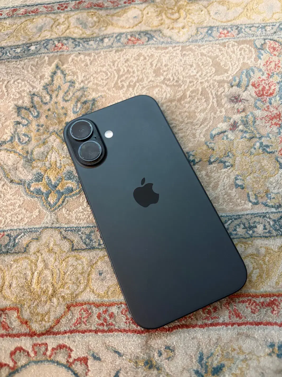 آیفون ۱۶ مشکی در حد، ۱۲۸ گیگ|موبایل|اصفهان, باغ دریاچه|دیوار