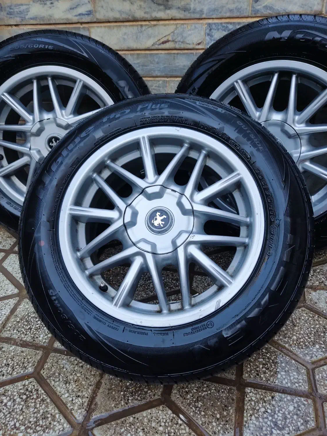 رینگ خرچنگی ۱۵ و لاستیک نکسن کره ای|قطعات یدکی و لوازم جانبی|کوهدشت, |دیوار