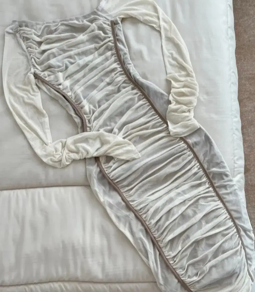 لباس برند|لباس|یاسوج, |دیوار