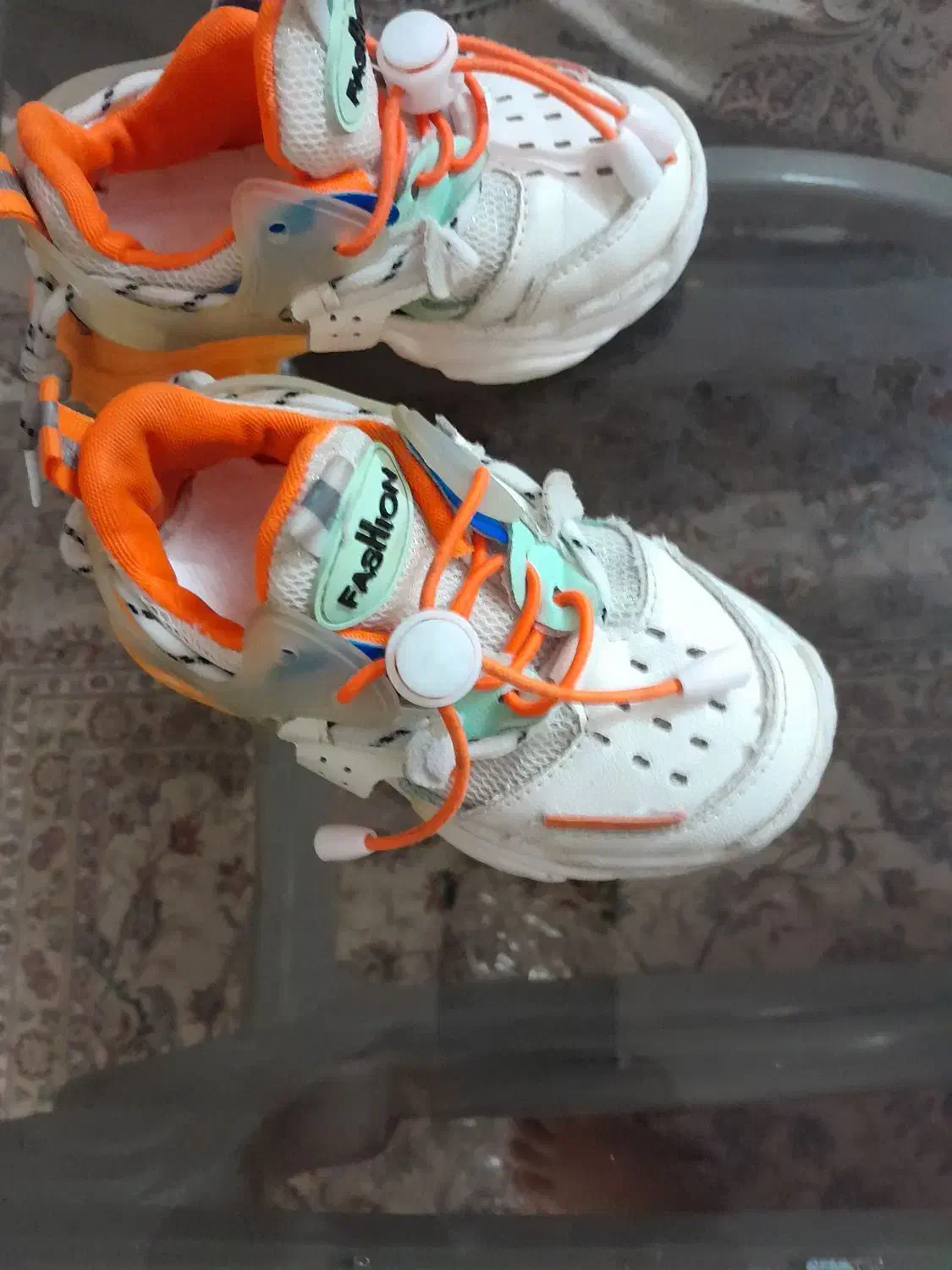 کتانی تمیز سالم|کیف، کفش، کمربند|قم, انسجام|دیوار