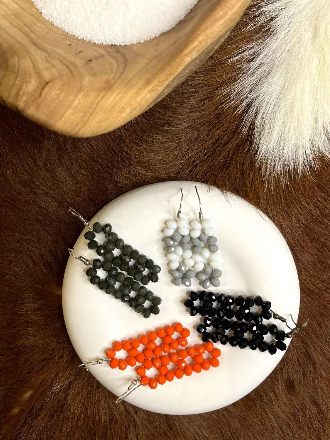 گوشواره ی دست ساز|بدلیجات|بندر انزلی, پیل علی باغ|دیوار