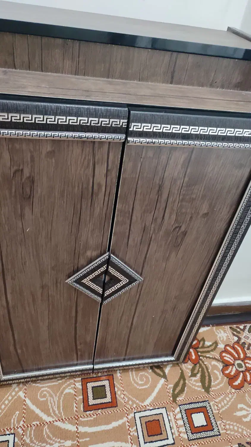 جاکفشی|جاکفشی، کمد، دراور|شهرکرد, |دیوار