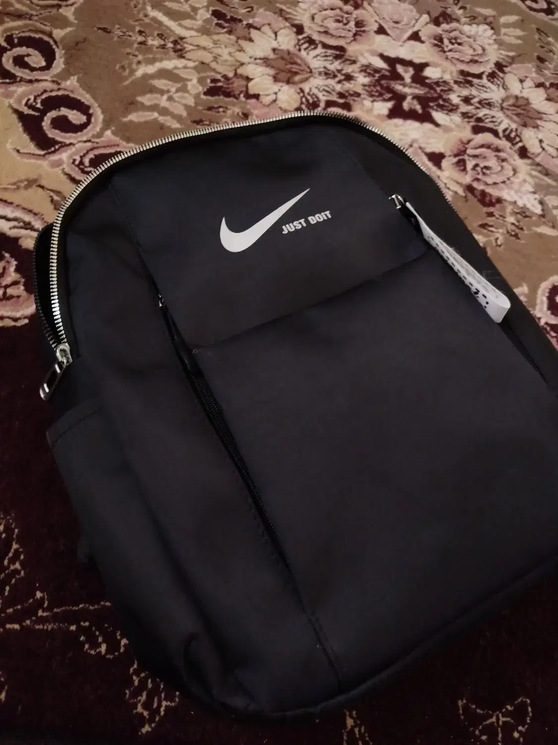 کیف|کیف، کفش، کمربند|نی‌ریز, |دیوار