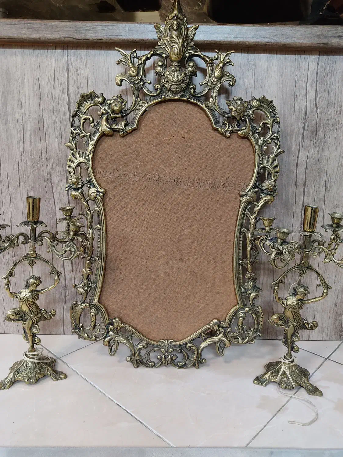 آینه و شمعدان|آینه|ری, دیلمان|دیوار