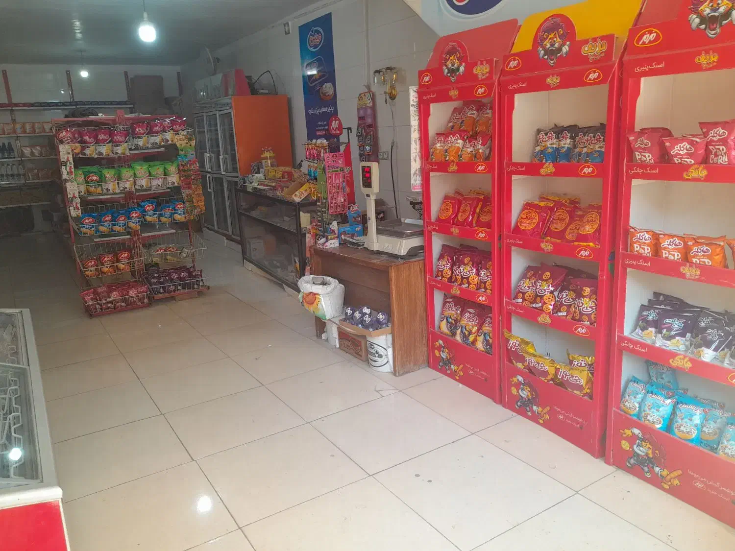 واگذاری فروشگاه موادغذایی ۵۵متری مسکن|اجارهٔ مغازه و غرفه|کرمانشاه, |دیوار