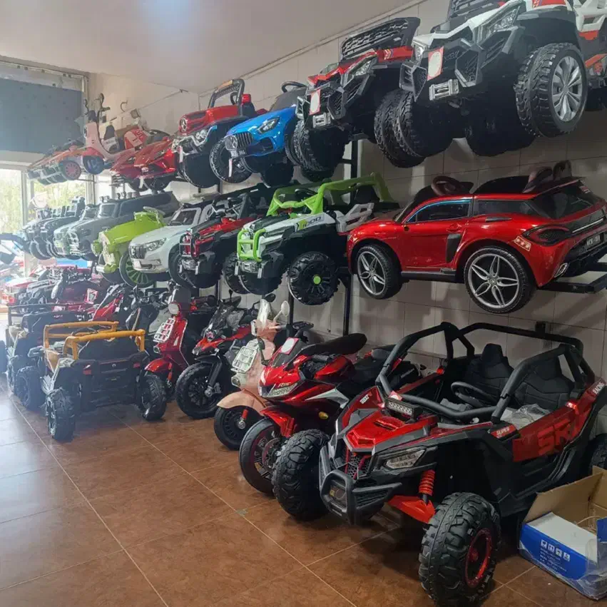 «ماشین شارژی و موتور V12» فروشگاه بزرگ خانه دوچرخه|اسباببازی بچه|رفسنجان, |دیوار