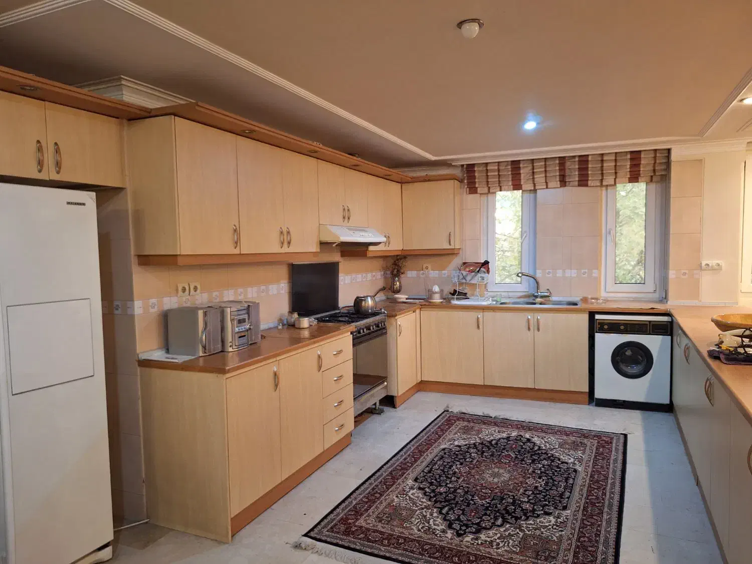 پاسداران ۱۸۰متر ۳خواب لابی شیک