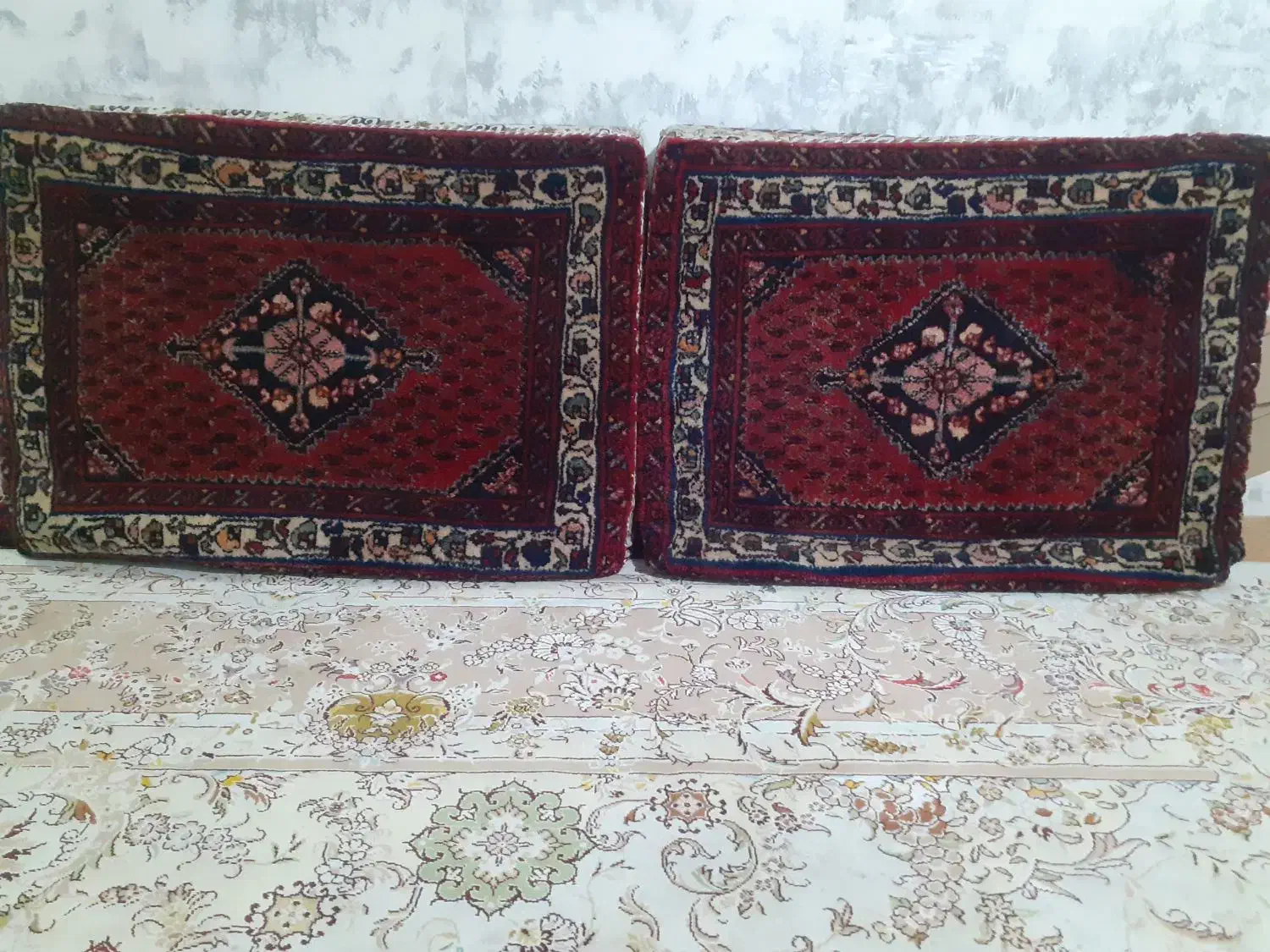 پشتی دست باف سیمین ۷۰ساله|پشتی|همدان, |دیوار