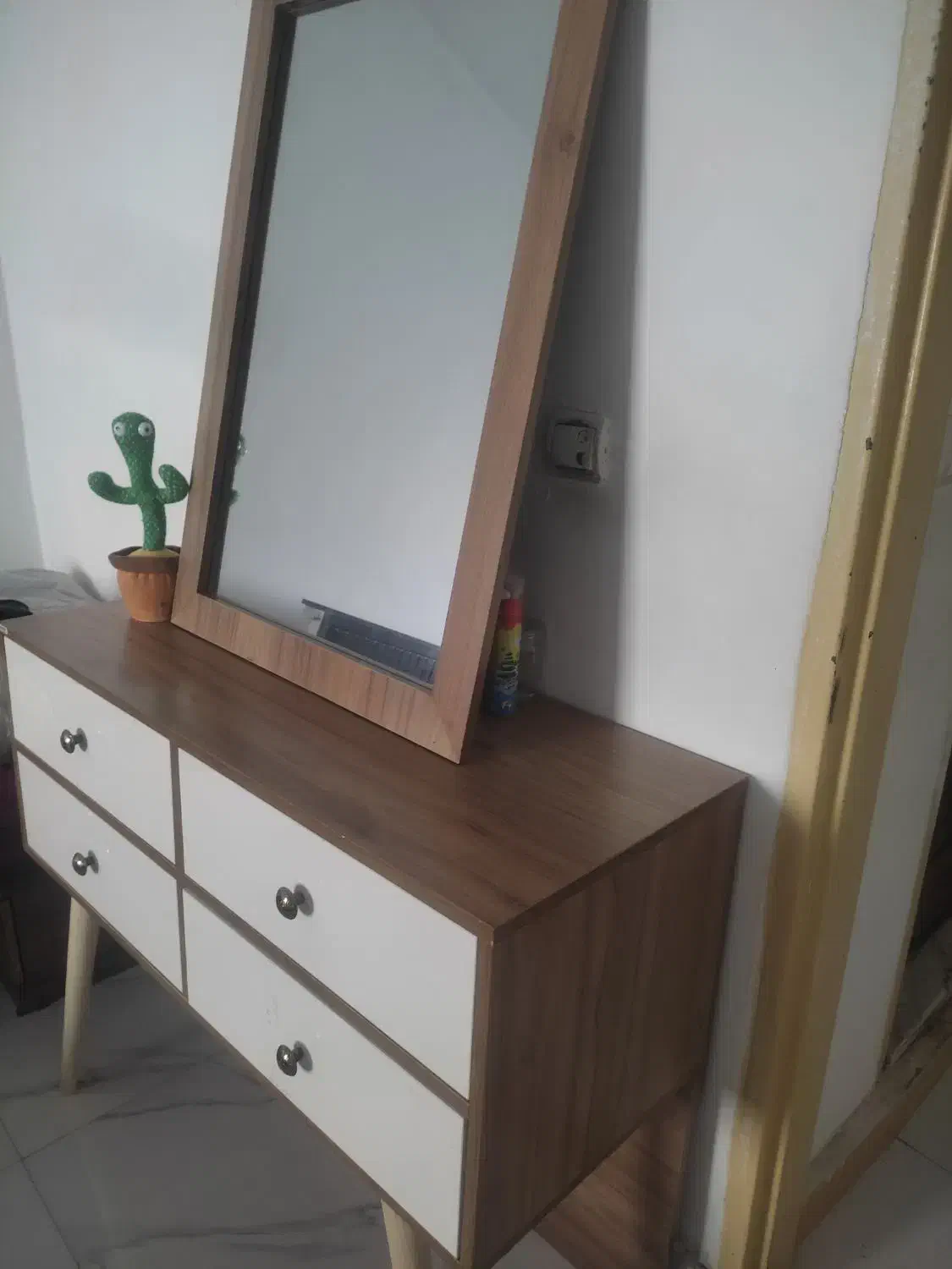 میزآرایش درحدنو|تخت و سرویس خواب|رشت, گیل|دیوار