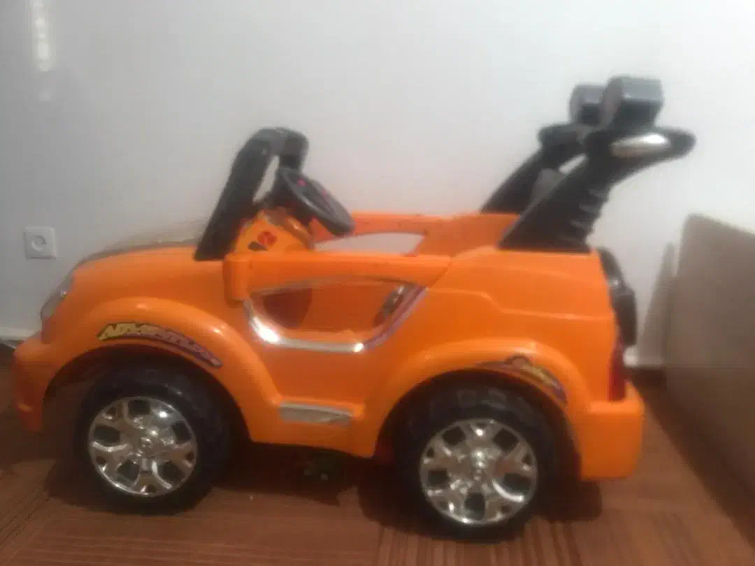 ماشین شارژی ۲موتور|اسباب‌بازی بچه|کرمانشاه, |دیوار