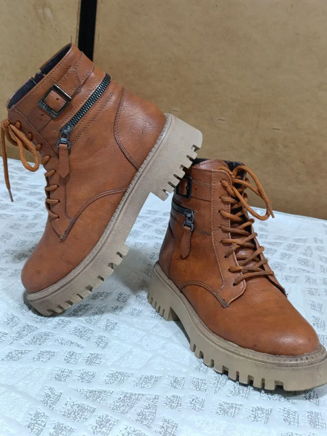 دو جفت نیم بوت زنانه|کیف، کفش، کمربند|نجفآباد, امیرآباد|دیوار