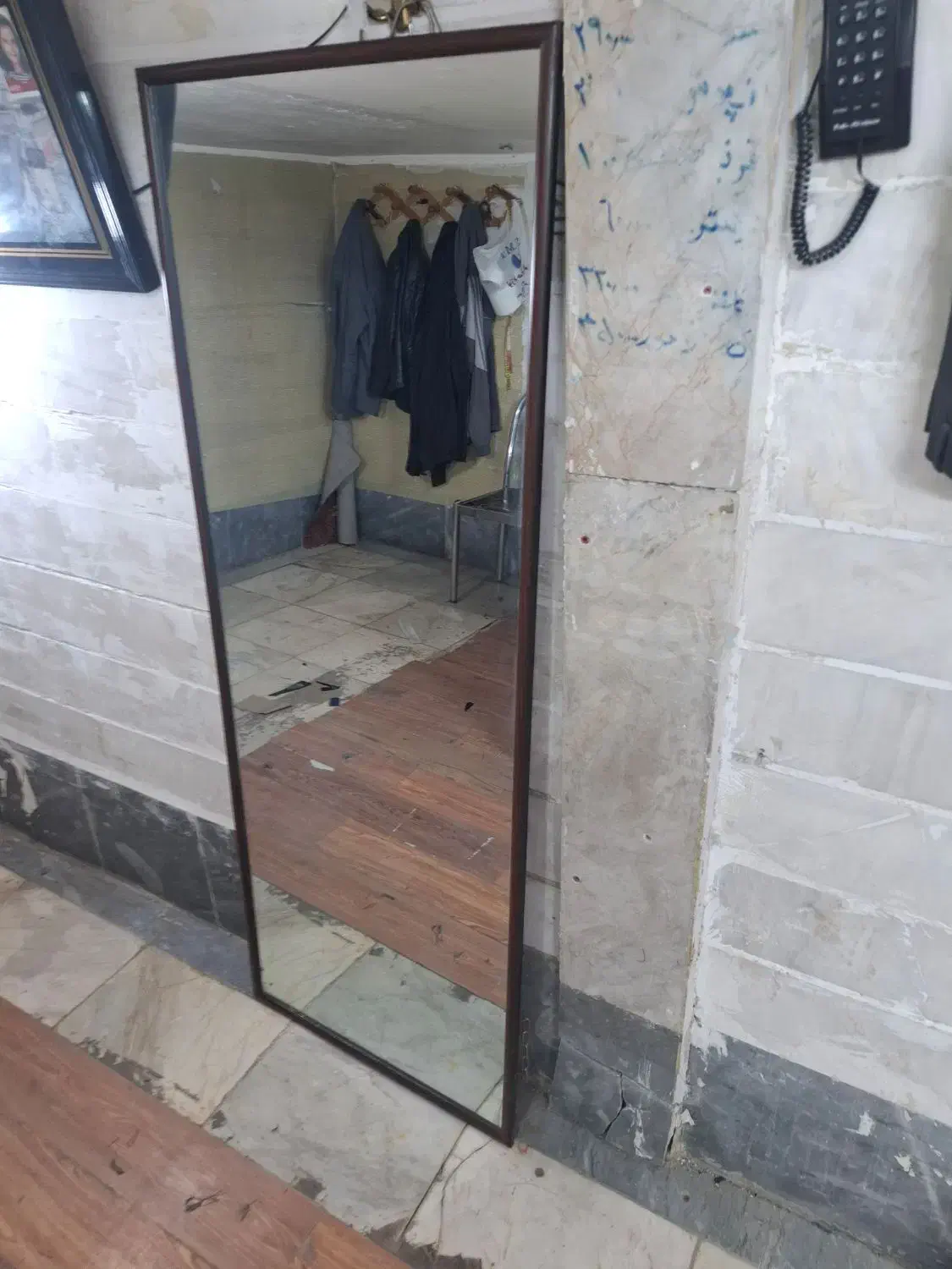 اینه ابعاد 160×60 باقاب پیوی|آرایشگاه و سالن‌های زیبایی|اسلام‌شهر, چیچکلو|دیوار