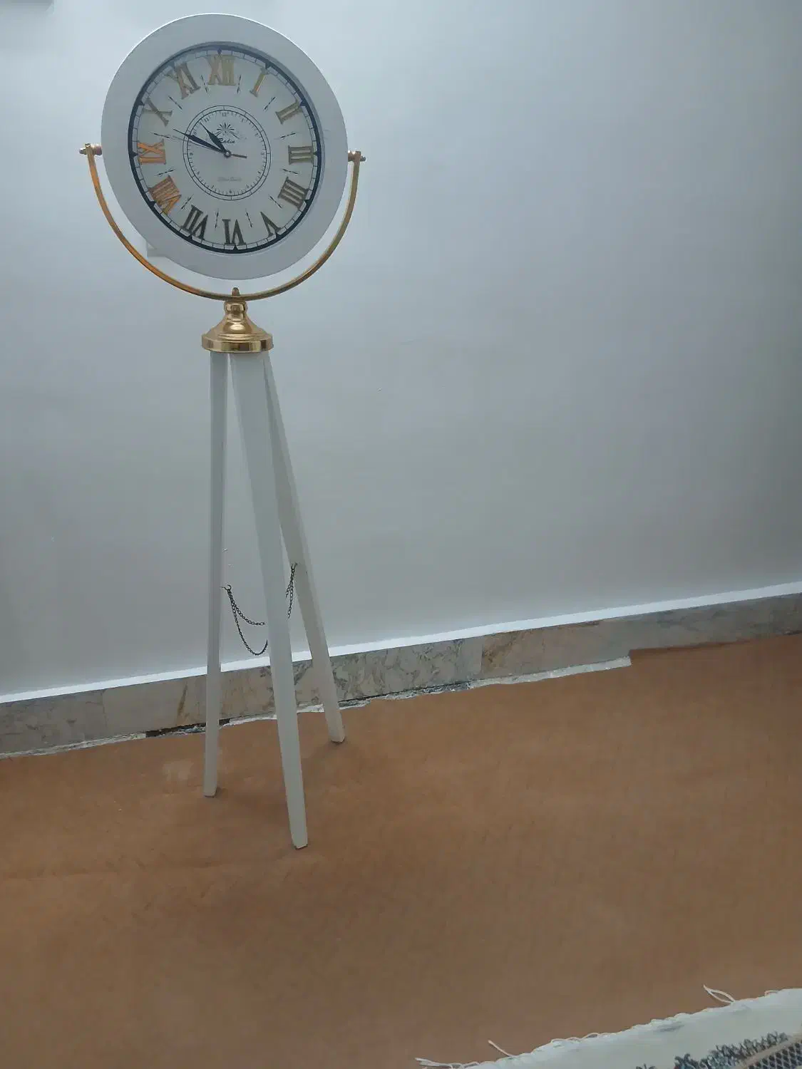 ساعت ایستاده بسیار شیک|ساعت دیواری و تزئینی|ساوه, |دیوار