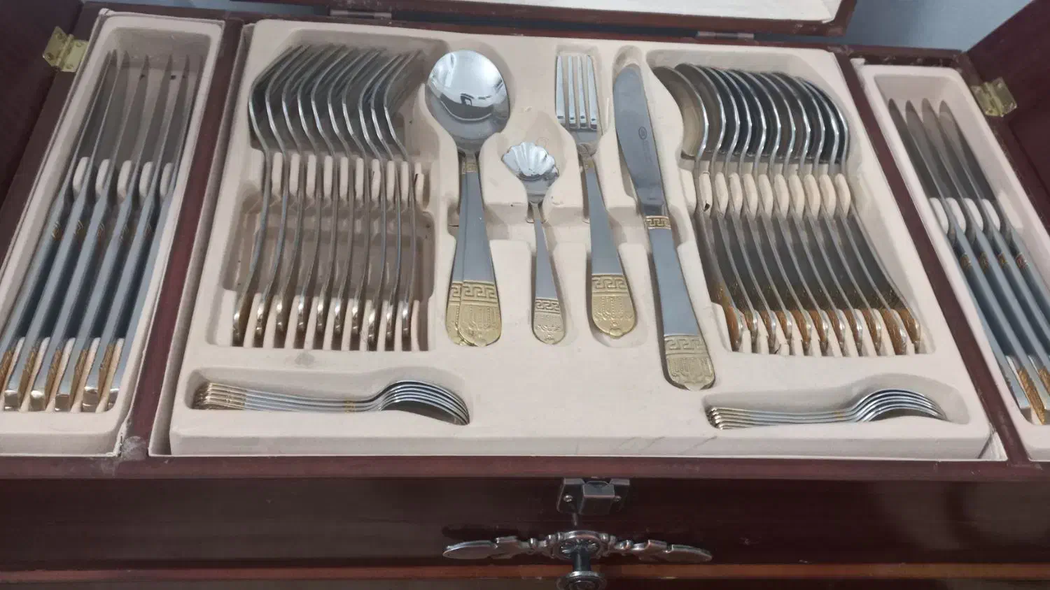 سرویس قاشق چنگال|ظروف سرو و پذیرایی|گلبهار, شهر جدید گلبهار|دیوار