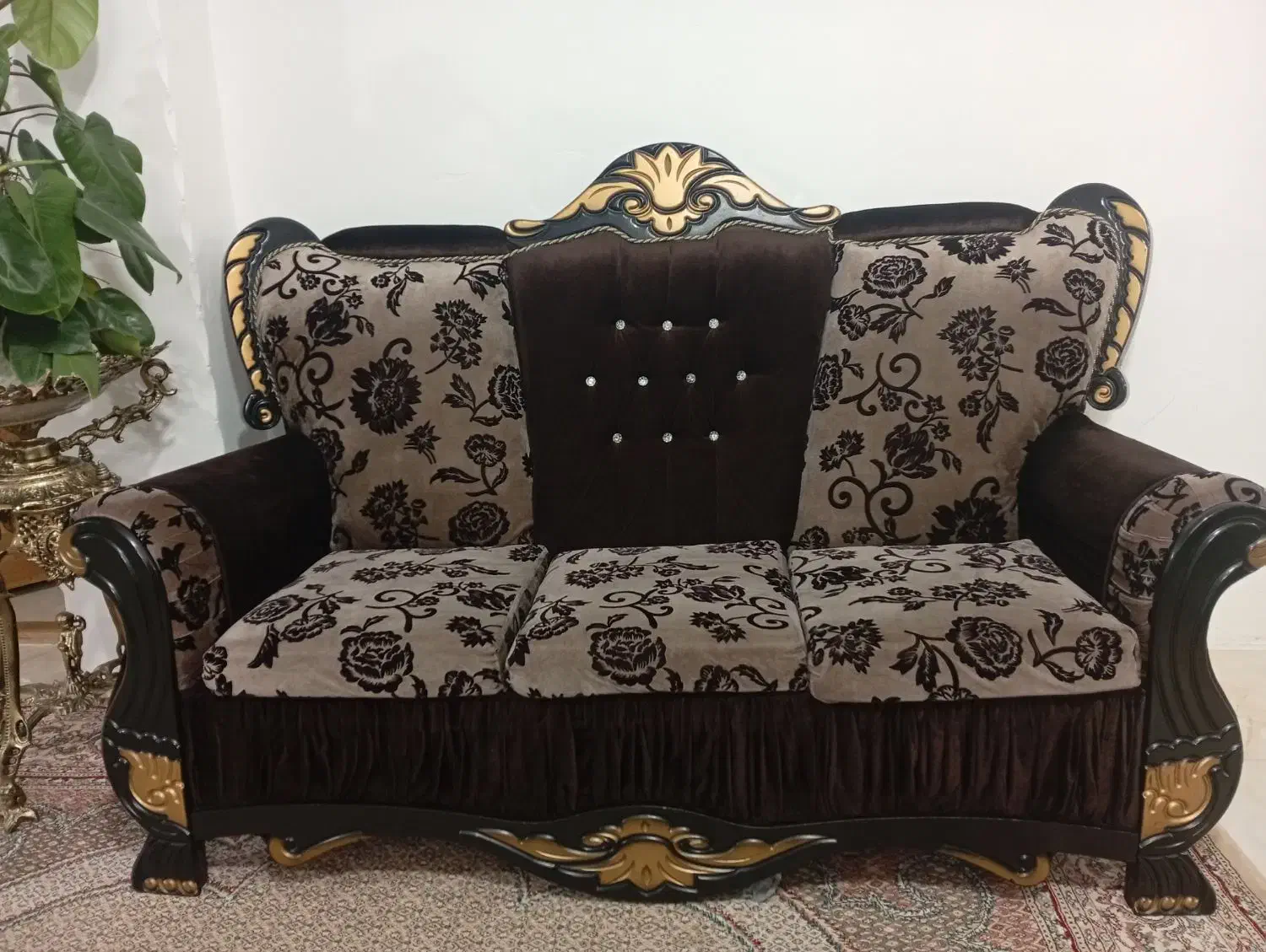 مبل 7نفره سالم بامیزتی وی قیمت 5000000میلیون تومان|مبلمان خانگی و میز عسلی|بابکان, |دیوار