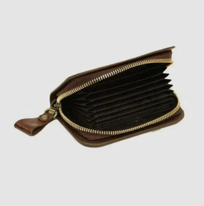 مدارک گمشده|اشیا|اصفهان, خرم|دیوار