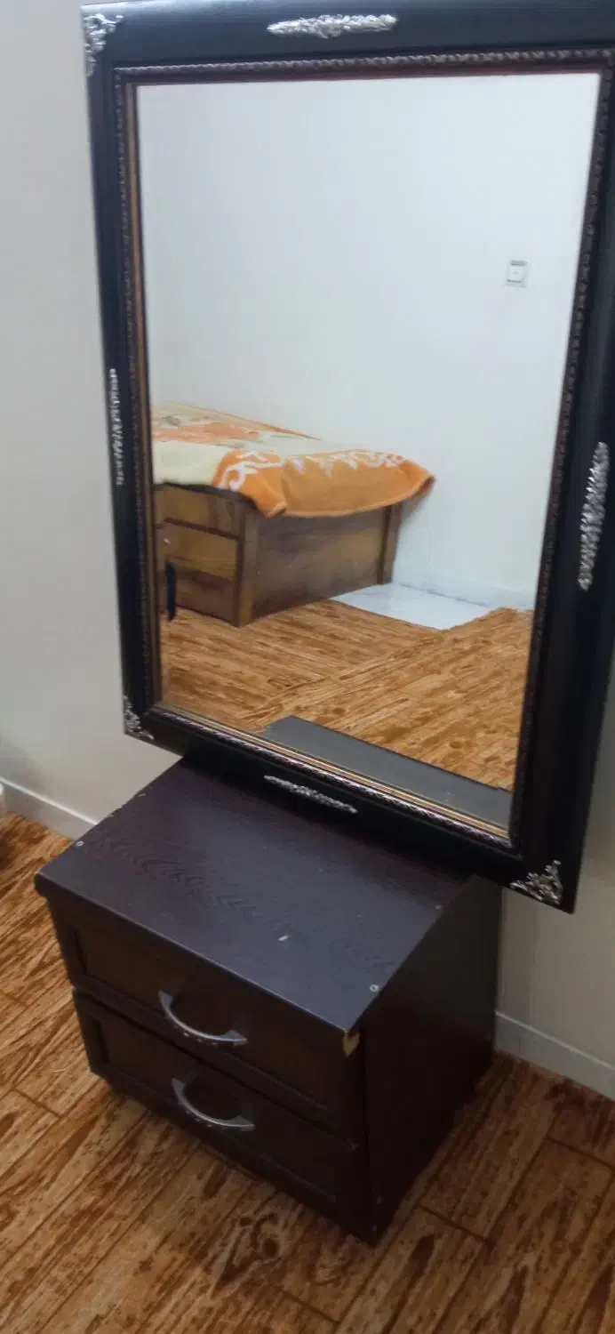 میز دو کشور با آینه قدی بلند وزیبا|جاکفشی، کمد، دراور|فردیس, شهرک ۱۱۰|دیوار