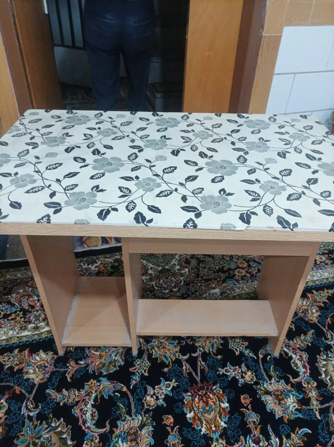 میز و صندلی کامپیوتر  نو تمیز|میز تحریر و کامپیوتر|اراک, |دیوار