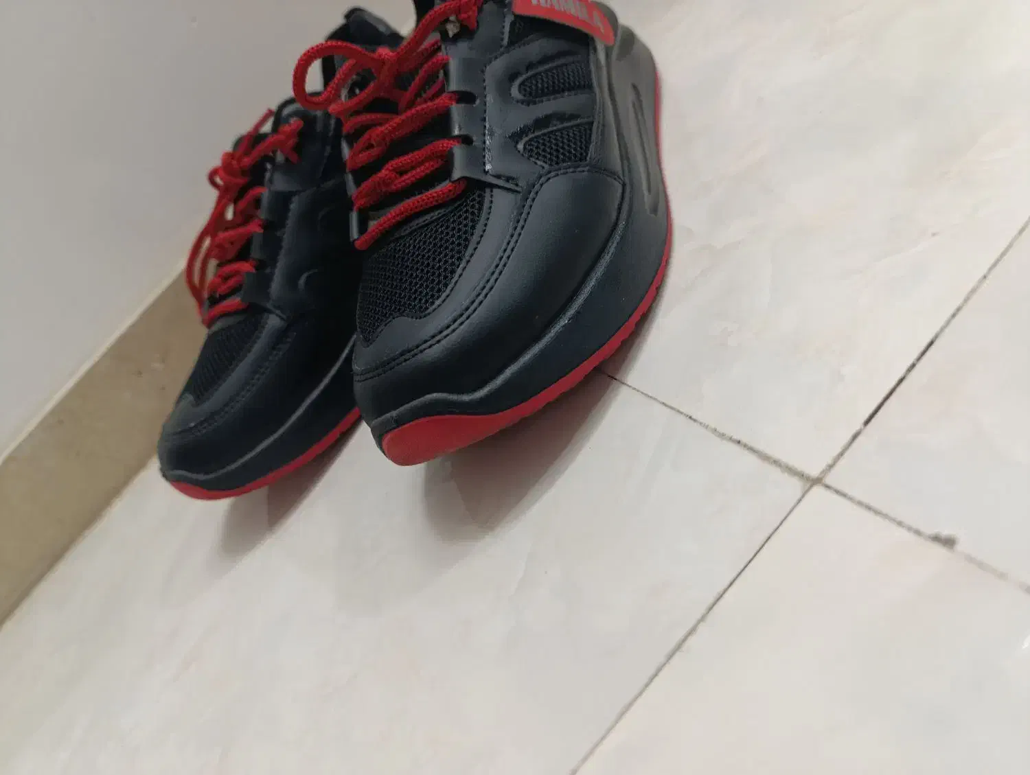 کفش اسپرت|کیف، کفش، کمربند|خمینیشهر, |دیوار